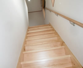 階段　桧無垢材
